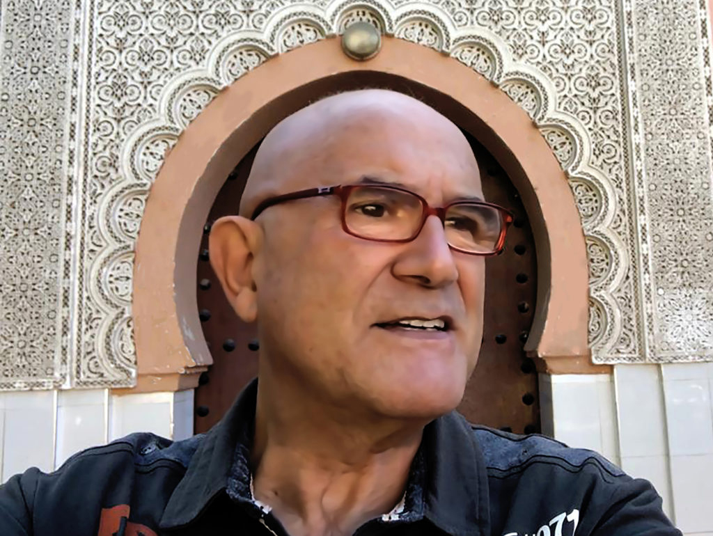 Eliseo Ferrer es autor y ensayista, experto en antropología de lo sagrado.