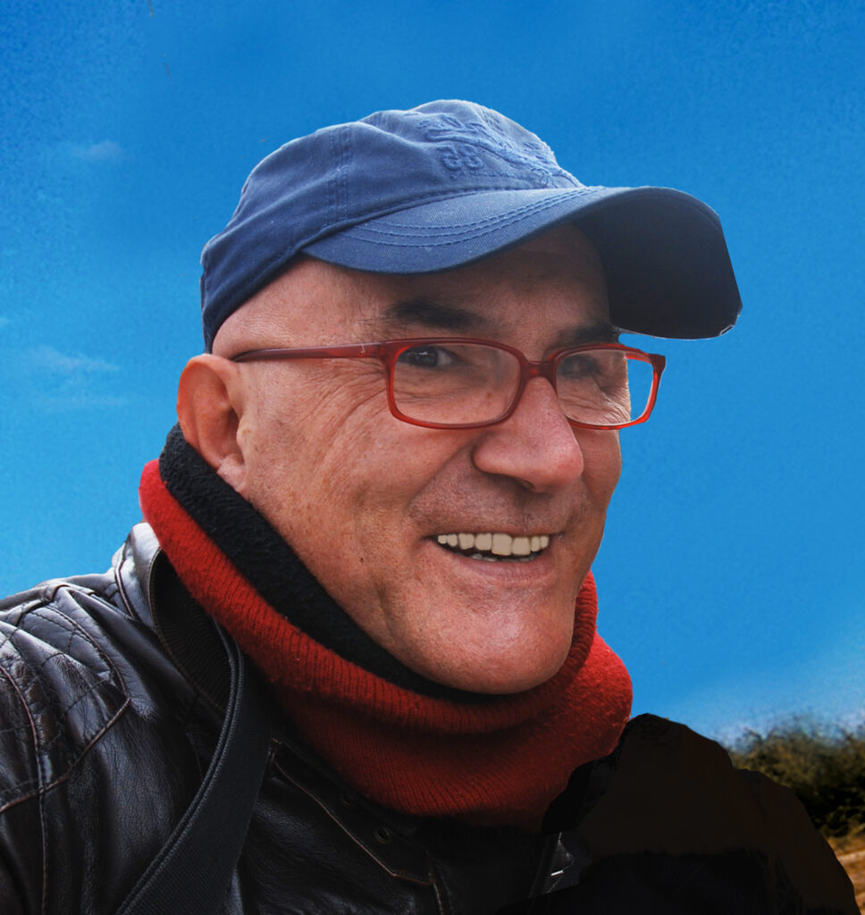 Eliseo Ferrer es autor y ensayista.